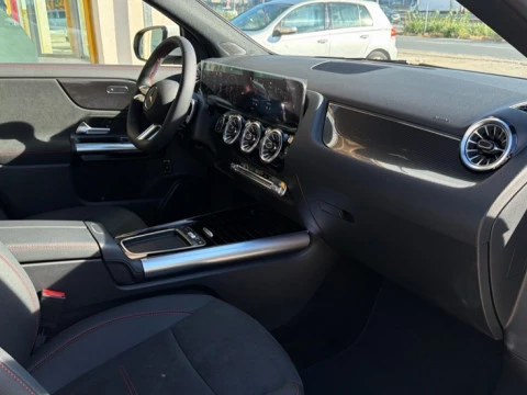 Mercedes-Benz GLA  200 d