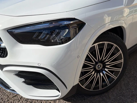Mercedes-Benz GLA  200 d