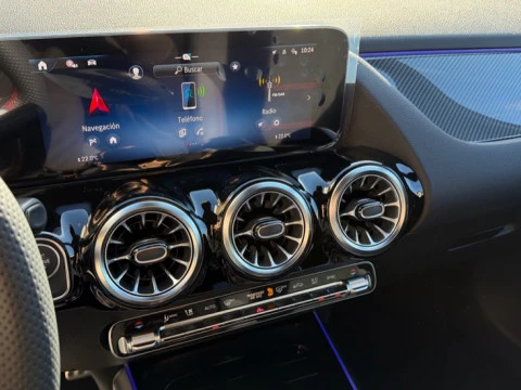Mercedes-Benz GLA  200 d