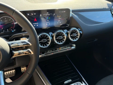 Mercedes-Benz GLA  200 d