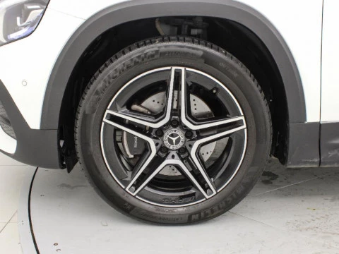 Mercedes-Benz GLB 200D 4MATIC