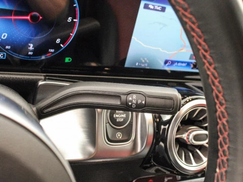 Mercedes-Benz GLB 200D 4MATIC