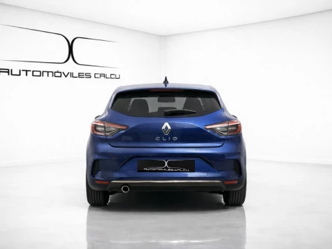 Vista trasera del  Renault CLIO Techno TCE de 90 CV.