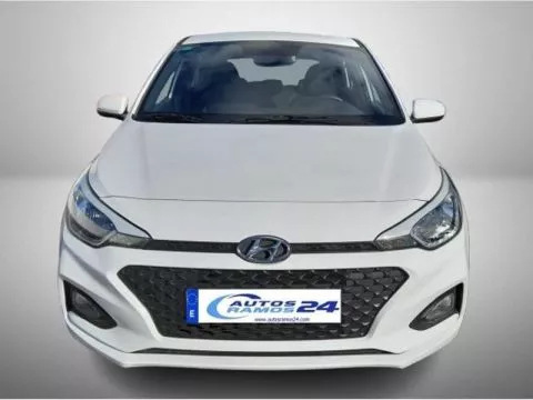 Hyundai i20 1.2 MPI 62kW (85CV) Essence Hyundai i20 1.2 MPI 62kW (85CV) Essence