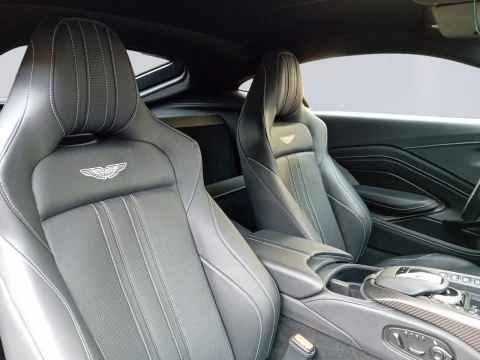 Aston Martin Vantage 4.0 V8