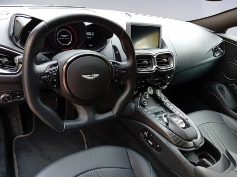 Aston Martin Vantage 4.0 V8