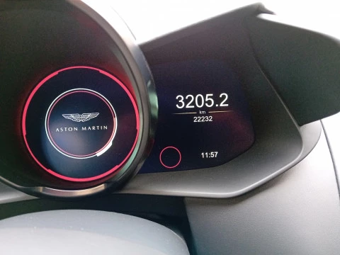 Aston Martin Vantage 4.0 V8