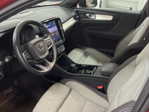 Volvo XC40 XC40 Plus, B3 Mild Hybrid, Gasolina, Dark