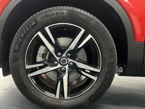 Volvo XC40 XC40 Plus, B3 Mild Hybrid, Gasolina, Dark