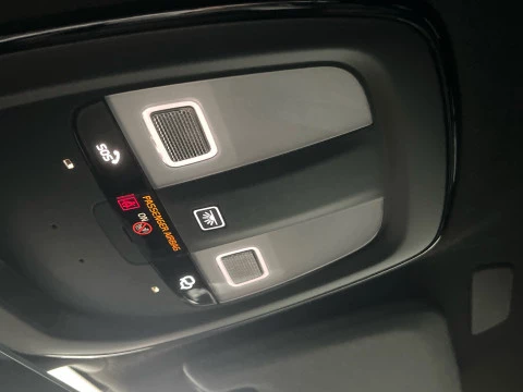 Volvo XC40 XC40 Plus, B3 Mild Hybrid, Gasolina, Dark