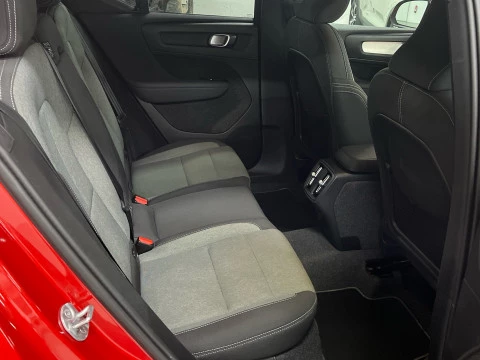 Volvo XC40 XC40 Plus, B3 Mild Hybrid, Gasolina, Dark