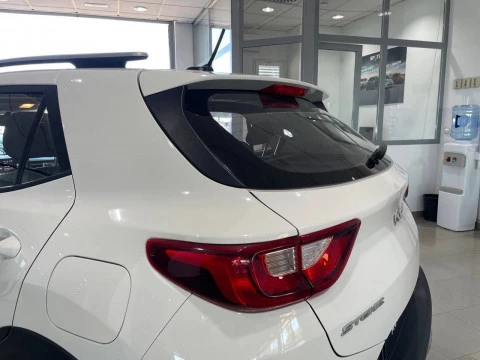 Kia Stonic 1.0 T-GDi 74kW (100CV) MHEV iMT Drive