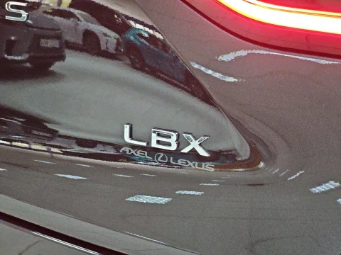 Lexus LBX 1.5 136cv HEV Elegant+ Black