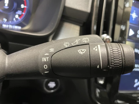 Volvo XC40 2.0 D3 Business Plus Auto