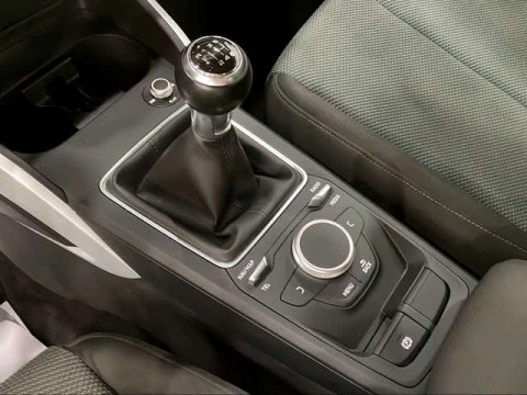 Audi Q2 design 30 TFSI 85 kW (116 CV)
