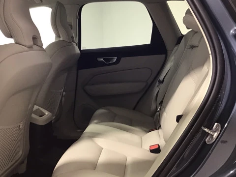 Volvo XC60 XC60 Plus, T6 AWD Híbrido enchufable, Eléctrico/Gasolina, Dark