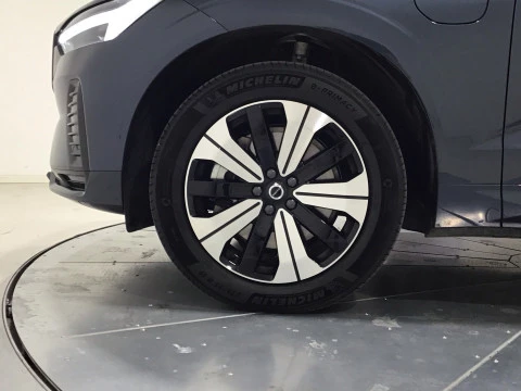 Volvo XC60 XC60 Plus, T6 AWD Híbrido enchufable, Eléctrico/Gasolina, Dark