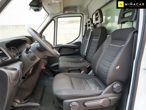 Iveco Daily Chasis 35C 16H HD 4100 115 kW (156 CV)