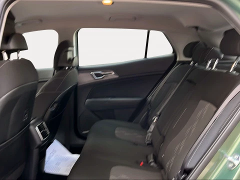 Kia Sportage 1.6 T-GDi MHEV 118kW (160CV) Drive 17