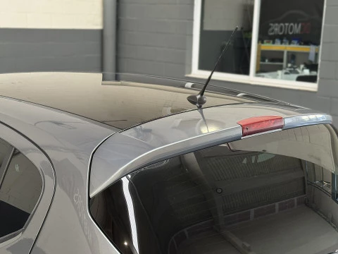 Opel Corsa 1.4 66kW (90CV) Color Edition