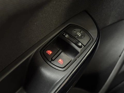 Opel Corsa 1.4 66kW (90CV) Color Edition