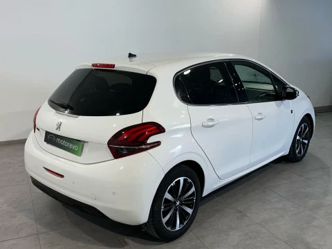 Peugeot 208 1.2 PureTech 82CV Signature