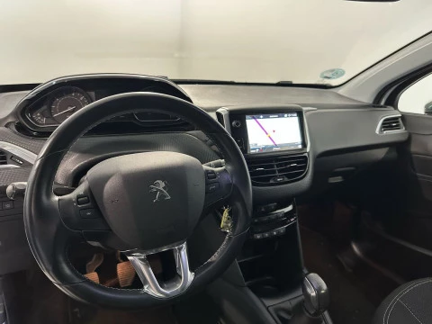 Peugeot 208 1.2 PureTech 82CV Signature