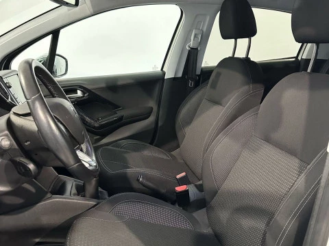 Peugeot 208 1.2 PureTech 82CV Signature