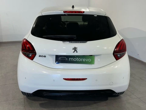 Peugeot 208 1.2 PureTech 82CV Signature