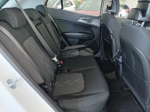 Kia Sportage 1.6 T-GDi MHEV 118kW (160CV) Drive 17