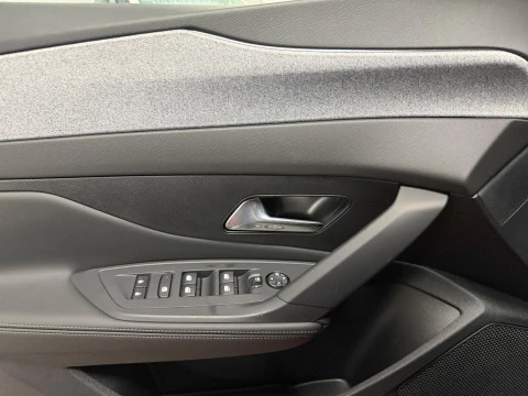 Peugeot 308 5P Allure Hybrid MHEV 145 e-DCS6