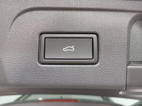 Volkswagen Touran ``Mas`` 2.0 TDI 110 kW (150 CV) DSG