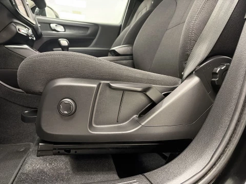 Volvo XC40 T2 Essential 95 kW (129 CV)