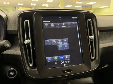 Volvo XC40 T2 Essential 95 kW (129 CV)