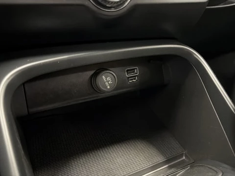 Volvo XC40 T2 Essential 95 kW (129 CV)