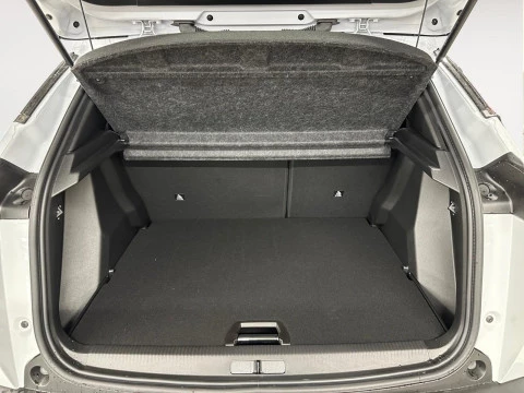 Peugeot 2008 Allure Gasolina 100 S&S 6 Vel. MAN
