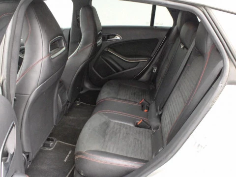 Mercedes-Benz Clase CLA CLA 220 D AMG LINE DCT SH. BR. 177CV 5P