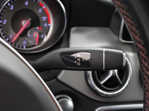 Mercedes-Benz Clase CLA CLA 220 D AMG LINE DCT SH. BR. 177CV 5P