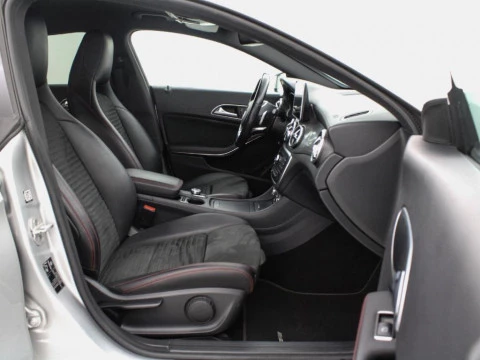 Mercedes-Benz Clase CLA CLA 220 D AMG LINE DCT SH. BR. 177CV 5P