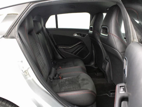 Mercedes-Benz Clase CLA CLA 220 D AMG LINE DCT SH. BR. 177CV 5P