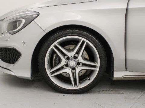 Mercedes-Benz Clase CLA CLA 220 D AMG LINE DCT SH. BR. 177CV 5P