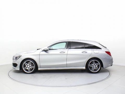 Mercedes-Benz Clase CLA CLA 220 D AMG LINE DCT SH. BR. 177CV 5P