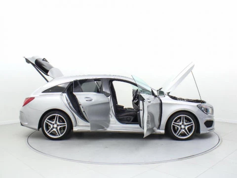 Mercedes-Benz Clase CLA CLA 220 D AMG LINE DCT SH. BR. 177CV 5P