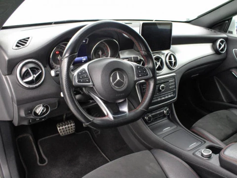 Mercedes-Benz Clase CLA CLA 220 D AMG LINE DCT SH. BR. 177CV 5P