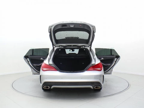 Mercedes-Benz Clase CLA CLA 220 D AMG LINE DCT SH. BR. 177CV 5P