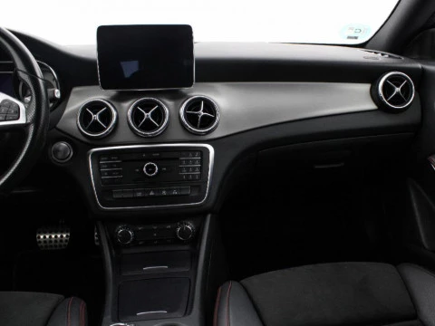 Mercedes-Benz Clase CLA CLA 220 D AMG LINE DCT SH. BR. 177CV 5P
