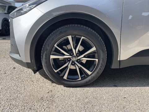 Toyota C-HR 1.8 140H Advance