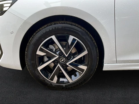 Opel Corsa 1.2T XHT Hybrid 107kW GS eDCT