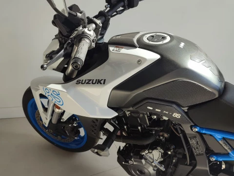 Suzuki GSX 8S Suzuki GSX 8S