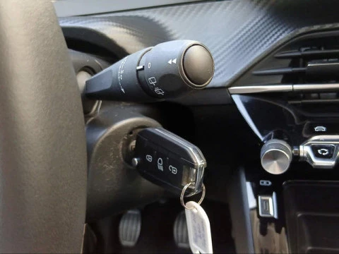 Peugeot 208 PureTech 100 Active 75 kW (100 CV)